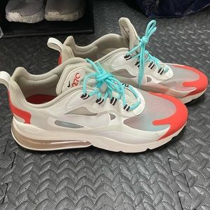 Nike AIR 270 react